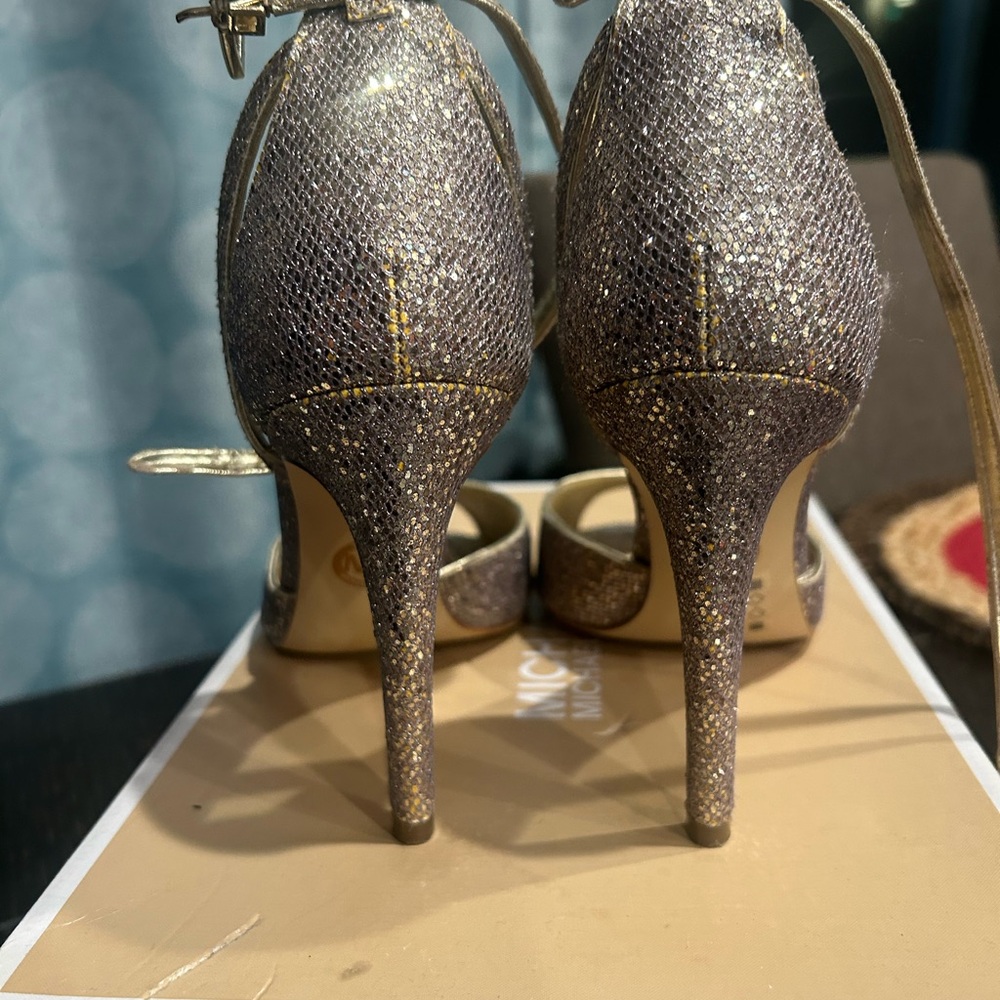Michael KORS Silver Glitter Women's Heels - Picture 4 of 12